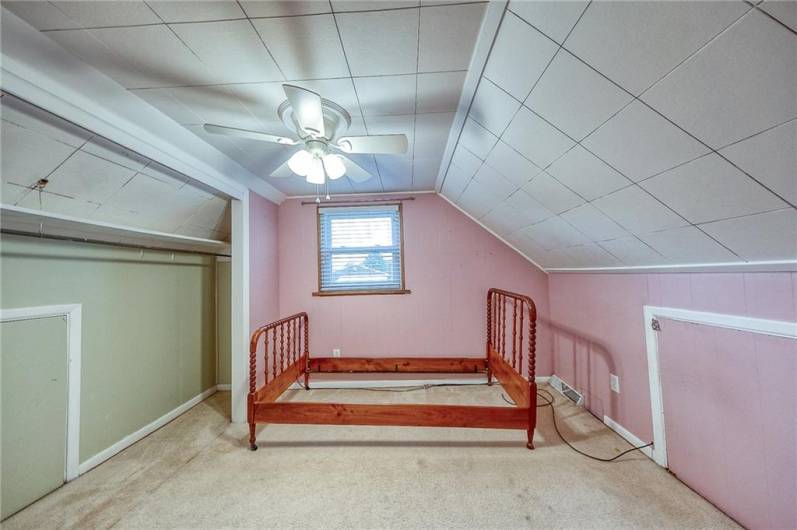 140 8th Ave, Pittsburgh, PA 15229, 3 Bedrooms Bedrooms, 7 Rooms Rooms,1.1 BathroomsBathrooms,Residential,For Sale,8th Ave,1701367