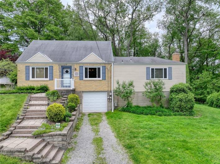 140 8th Ave, Pittsburgh, PA 15229, 3 Bedrooms Bedrooms, 7 Rooms Rooms,1.1 BathroomsBathrooms,Residential,For Sale,8th Ave,1701367