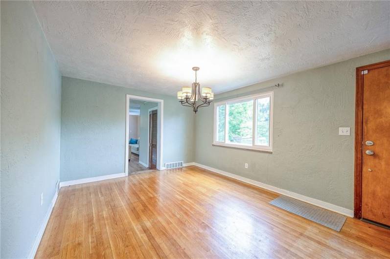 140 8th Ave, Pittsburgh, PA 15229, 3 Bedrooms Bedrooms, 7 Rooms Rooms,1.1 BathroomsBathrooms,Residential,For Sale,8th Ave,1701367