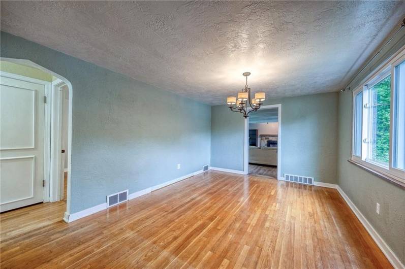 140 8th Ave, Pittsburgh, PA 15229, 3 Bedrooms Bedrooms, 7 Rooms Rooms,1.1 BathroomsBathrooms,Residential,For Sale,8th Ave,1701367