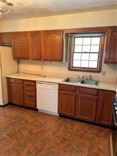 Large Kitchen with lots of Cabinets