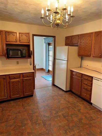 Open and Roomy Kitchen