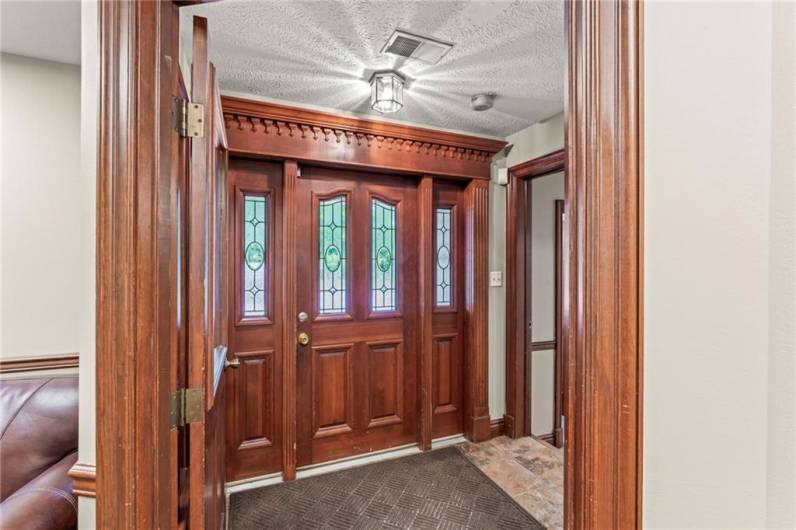 Entry  108 W McMurray Road!