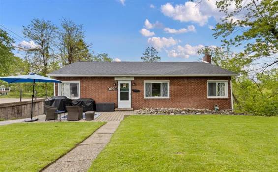 3050 SOUTH PARK ROAD, Bethel Park, PA 15102, 3 Bedrooms Bedrooms, 8 Rooms Rooms,1.1 BathroomsBathrooms,Residential,For Sale,SOUTH PARK ROAD,1702417