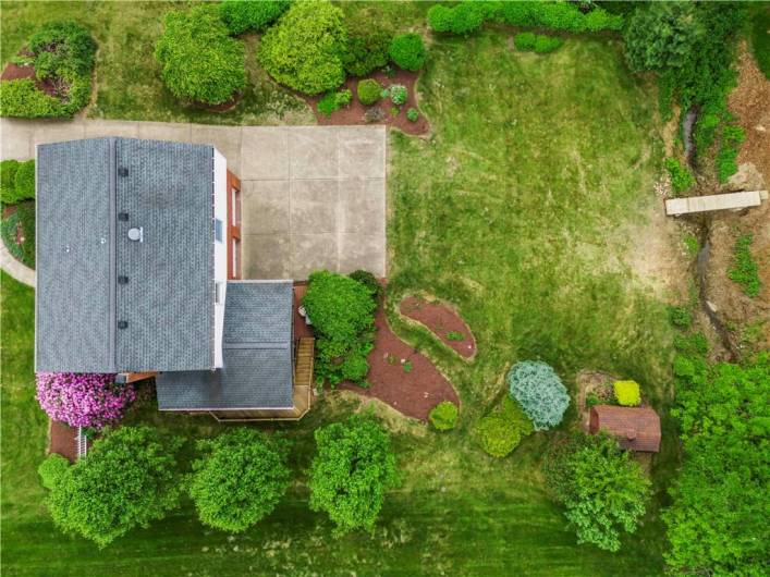 Ariel View - Beautifully landscaped!
