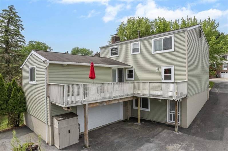 Two access doors to the deck