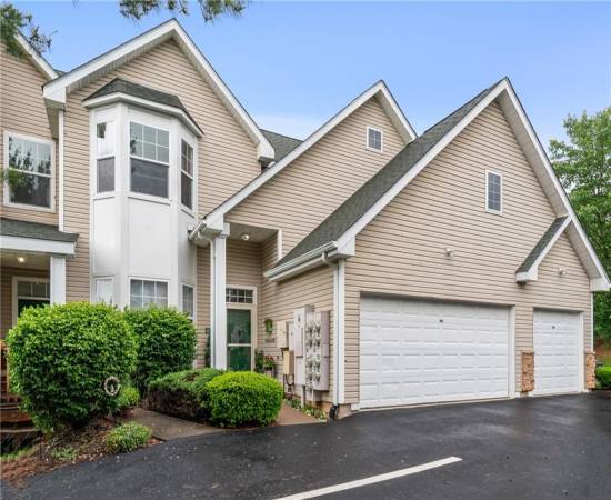 ContingentResidential 832 EAGLE POINTE DR, Canonsburg, PA 15317, 2 Bedrooms Bedrooms, ,2 BathroomsBathrooms,Residential,For Sale,EAGLE POINTE DR,1702952