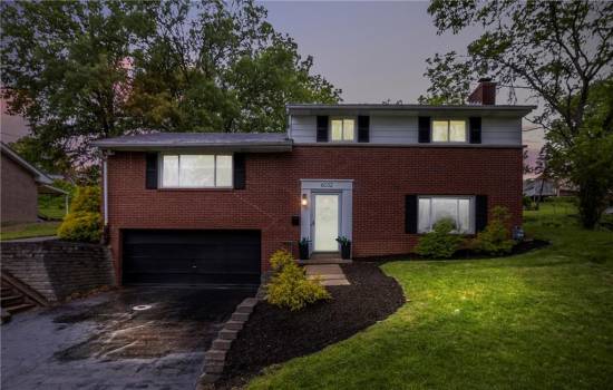 ContingentResidential 6032 Dalmation Drive, Bethel Park, PA 15102, 4 Bedrooms Bedrooms, 9 Rooms Rooms,2.1 BathroomsBathrooms,Residential,For Sale,Dalmation Drive,1703303