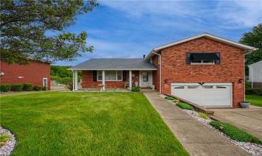 121 Trinity Drive, Aliquippa, PA 15001, 3 Bedrooms Bedrooms, ,2.1 BathroomsBathrooms,Lease,For Sale,Trinity Drive,1703800