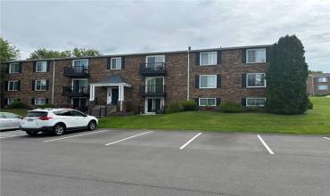 9015 James CT, Aliquippa, PA 15001, 2 Bedrooms Bedrooms, 4 Rooms Rooms,1 BathroomBathrooms,Residential,For Sale,James CT,1703884