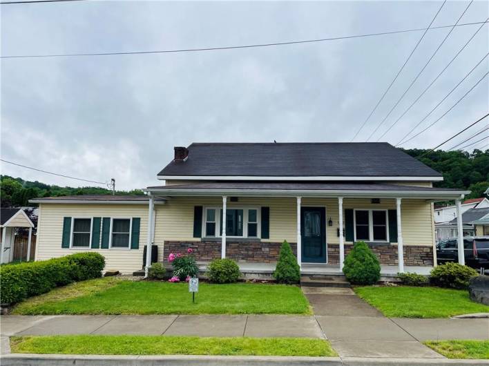 192 Lincoln Street, Waynesburg, PA 15370, 3 Bedrooms Bedrooms, 9 Rooms Rooms,2 BathroomsBathrooms,Residential,For Sale,Lincoln Street,1703661