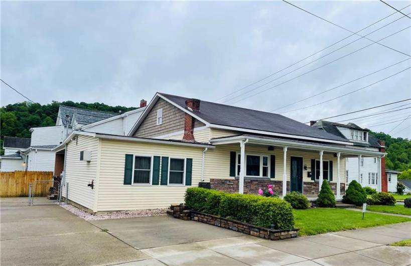 192 Lincoln Street, Waynesburg, PA 15370, 3 Bedrooms Bedrooms, 9 Rooms Rooms,2 BathroomsBathrooms,Residential,For Sale,Lincoln Street,1703661