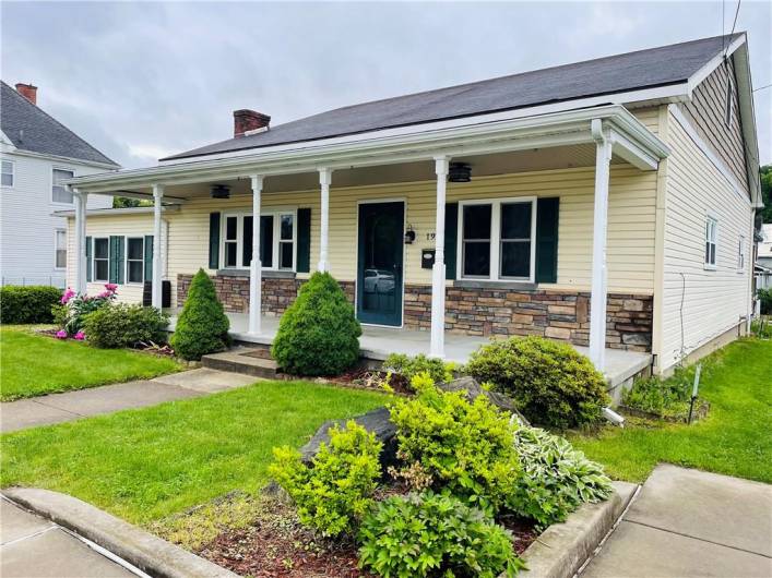 192 Lincoln Street, Waynesburg, PA 15370, 3 Bedrooms Bedrooms, 9 Rooms Rooms,2 BathroomsBathrooms,Residential,For Sale,Lincoln Street,1703661