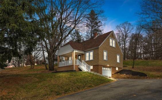 1499 Stoltz Rd, Bethel Park, PA 15102, 4 Bedrooms Bedrooms, 8 Rooms Rooms,1.1 BathroomsBathrooms,Residential,For Sale,Stoltz Rd,1682166