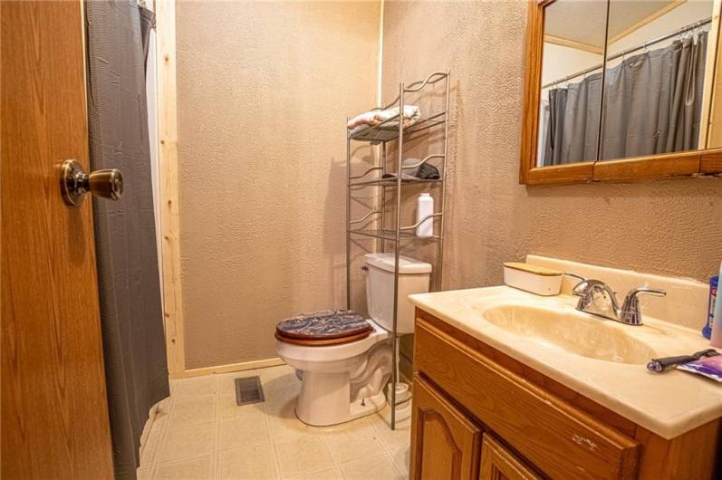 410 Davistown Rd, Mount Morris, PA 15349, 3 Bedrooms Bedrooms, 5 Rooms Rooms,2 BathroomsBathrooms,Residential,For Sale,Davistown Rd,1705814