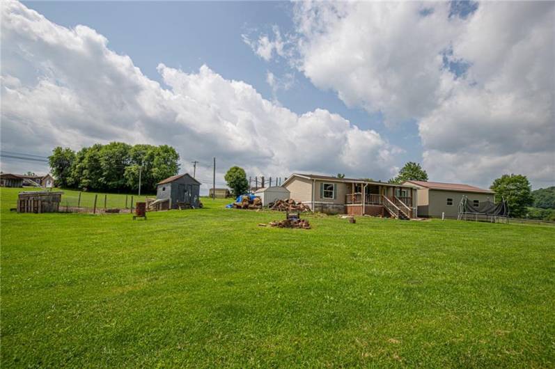 410 Davistown Rd, Mount Morris, PA 15349, 3 Bedrooms Bedrooms, 5 Rooms Rooms,2 BathroomsBathrooms,Residential,For Sale,Davistown Rd,1705814