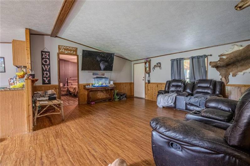 410 Davistown Rd, Mount Morris, PA 15349, 3 Bedrooms Bedrooms, 5 Rooms Rooms,2 BathroomsBathrooms,Residential,For Sale,Davistown Rd,1705814