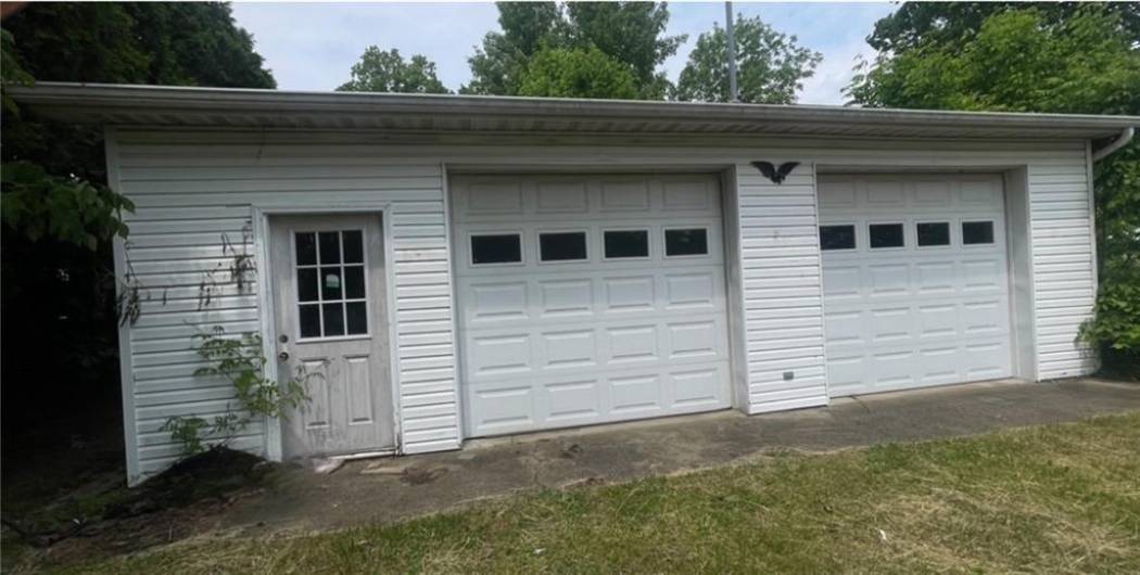 Detached Garage