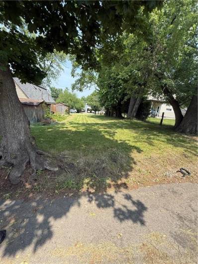 Residential lot in city of Pittsburgh with access on either end!