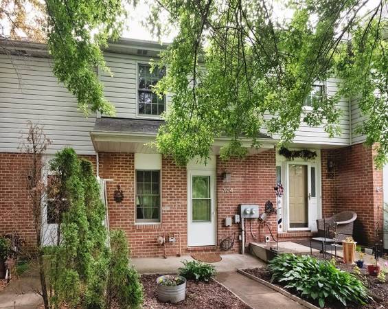 104 Meadowview Dr, Canonsburg, PA 15317, 2 Bedrooms Bedrooms, 7 Rooms Rooms,1.1 BathroomsBathrooms,Residential,For Sale,Meadowview Dr,1706097