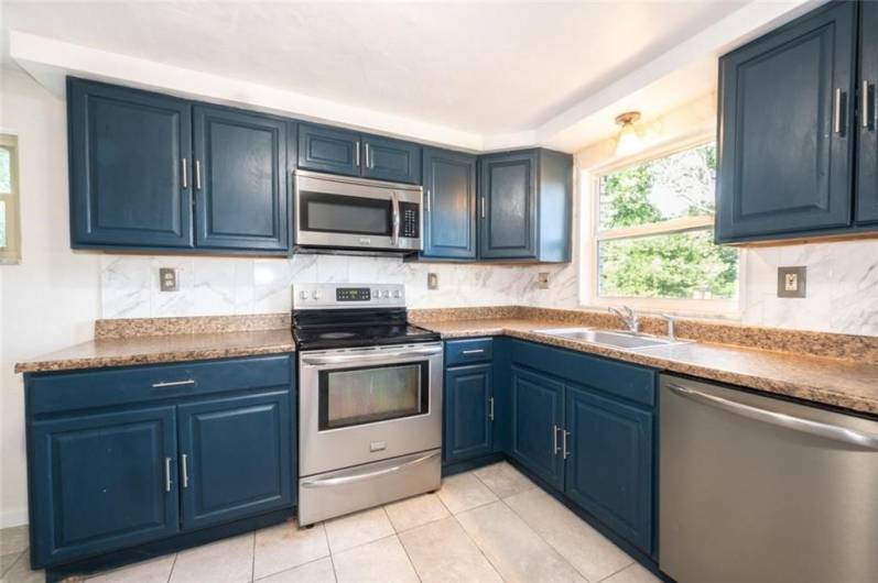 415 Broughton Rd, Bethel Park, PA 15102, 4 Bedrooms Bedrooms, 8 Rooms Rooms,2.1 BathroomsBathrooms,Residential,For Sale,Broughton Rd,1705966