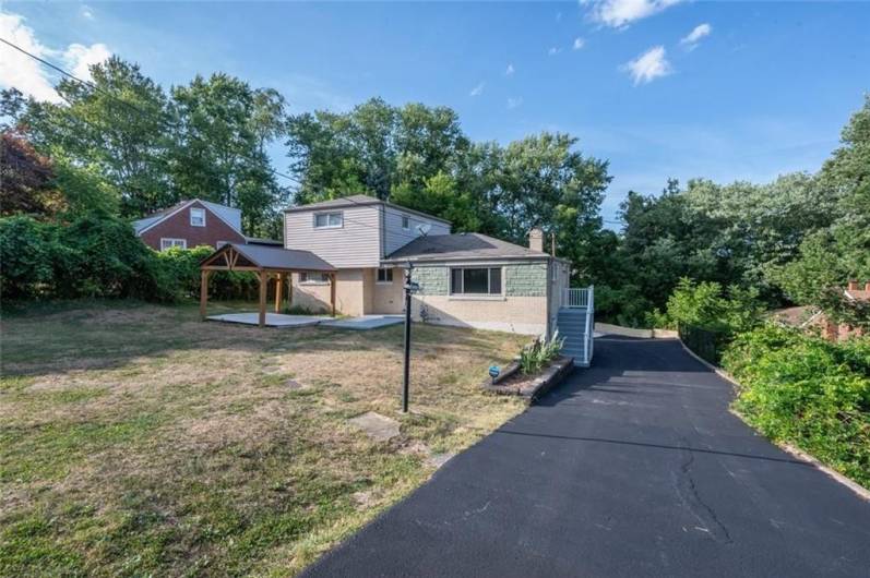 415 Broughton Rd, Bethel Park, PA 15102, 4 Bedrooms Bedrooms, 8 Rooms Rooms,2.1 BathroomsBathrooms,Residential,For Sale,Broughton Rd,1705966