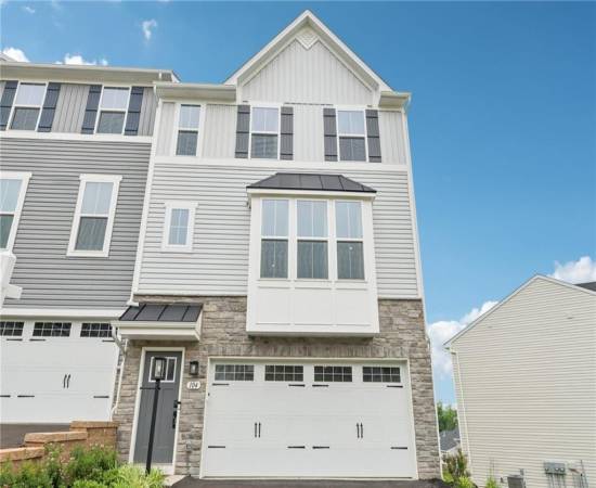 ActiveResidential 104 Filmore Dr, Canonsburg, PA 15317, 3 Bedrooms Bedrooms, 8 Rooms Rooms,2.1 BathroomsBathrooms,Residential,For Sale,Filmore Dr,0,1706271