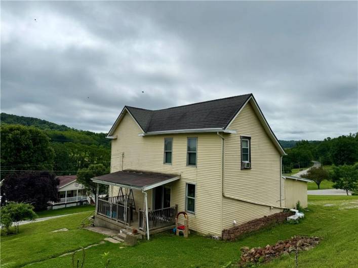 2072 Garards Fort Road, Waynesburg, PA 15370, 3 Bedrooms Bedrooms, 10 Rooms Rooms,2.1 BathroomsBathrooms,Residential,For Sale,Garards Fort Road,1706468