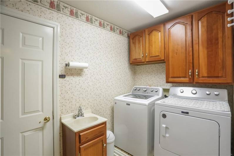 143 Hampshire Drive, Cranberry Township, PA 16066, 3 Bedrooms Bedrooms, 12 Rooms Rooms,3.1 BathroomsBathrooms,Residential,For Sale,Hampshire Drive,0,1706006