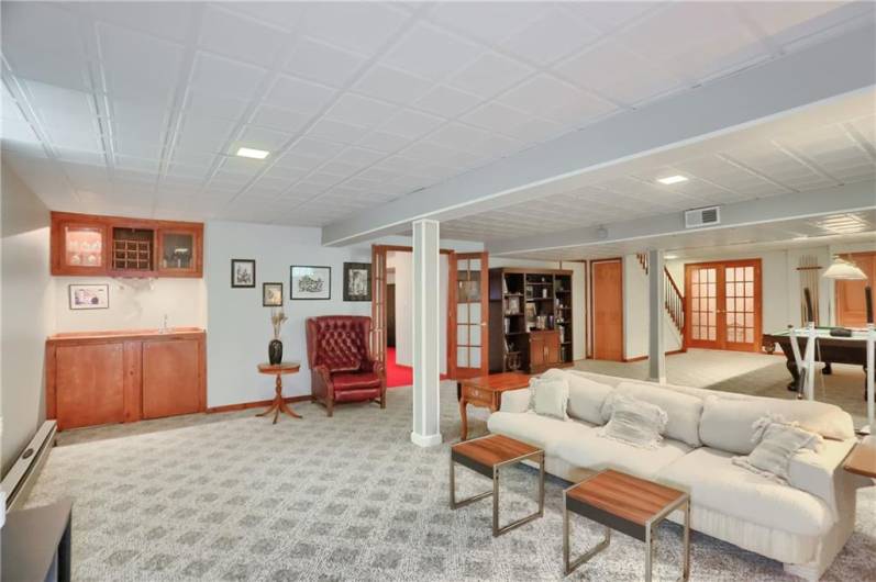 143 Hampshire Drive, Cranberry Township, PA 16066, 3 Bedrooms Bedrooms, 12 Rooms Rooms,3.1 BathroomsBathrooms,Residential,For Sale,Hampshire Drive,0,1706006