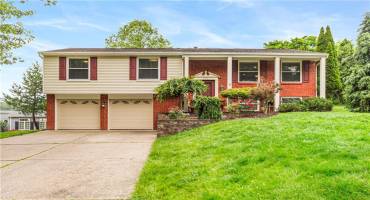 747 Thornwick Dr, Pittsburgh, PA 15243, 3 Bedrooms Bedrooms, 9 Rooms Rooms,3 BathroomsBathrooms,Residential,For Sale,Thornwick Dr,1706268