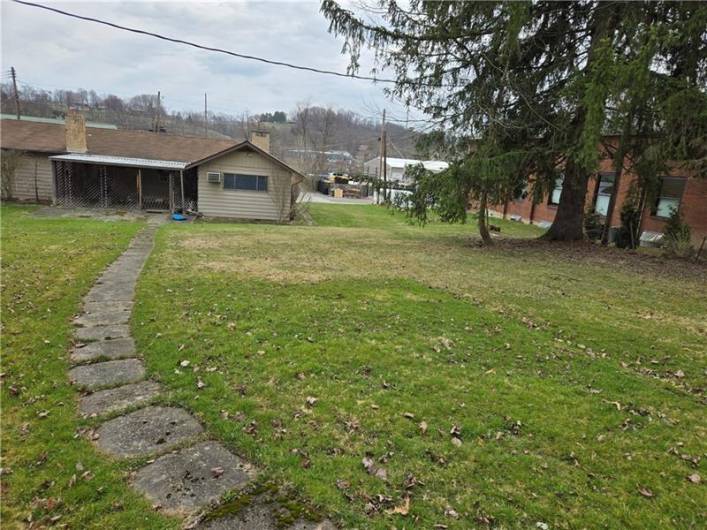 Pathway from residence to Mobile Home