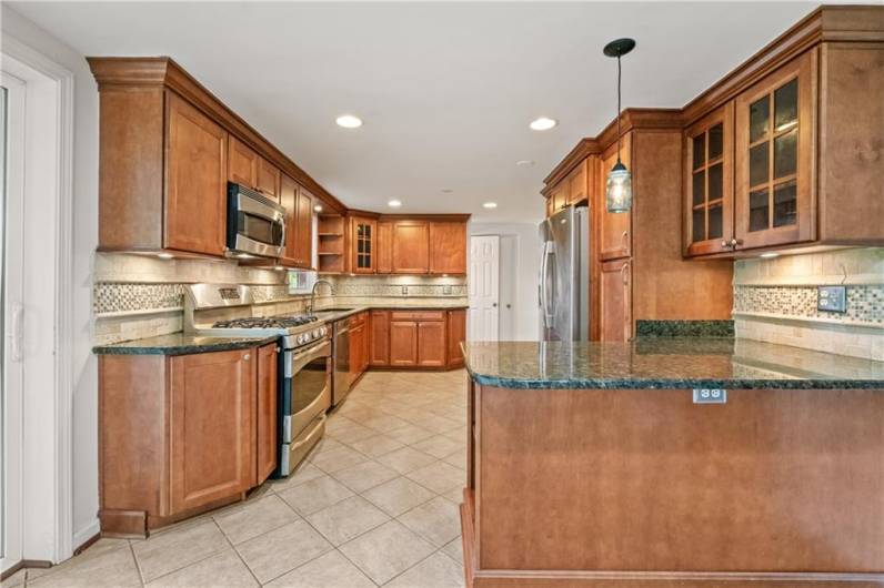 765 Brafferton Dr, Pittsburgh, PA 15228, 4 Bedrooms Bedrooms, 8 Rooms Rooms,2.1 BathroomsBathrooms,Residential,For Sale,Brafferton Dr,1706373