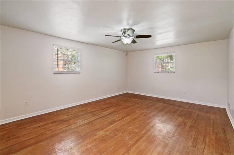 765 Brafferton Dr, Pittsburgh, PA 15228, 4 Bedrooms Bedrooms, 8 Rooms Rooms,2.1 BathroomsBathrooms,Residential,For Sale,Brafferton Dr,1706373