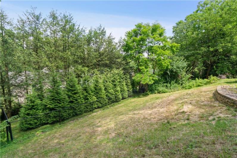 765 Brafferton Dr, Pittsburgh, PA 15228, 4 Bedrooms Bedrooms, 8 Rooms Rooms,2.1 BathroomsBathrooms,Residential,For Sale,Brafferton Dr,1706373
