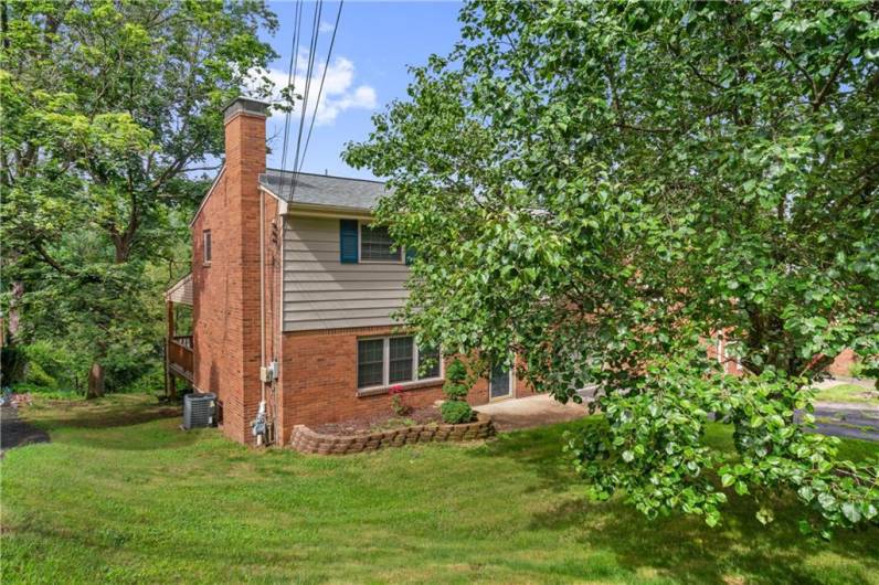 765 Brafferton Dr, Pittsburgh, PA 15228, 4 Bedrooms Bedrooms, 8 Rooms Rooms,2.1 BathroomsBathrooms,Residential,For Sale,Brafferton Dr,1706373