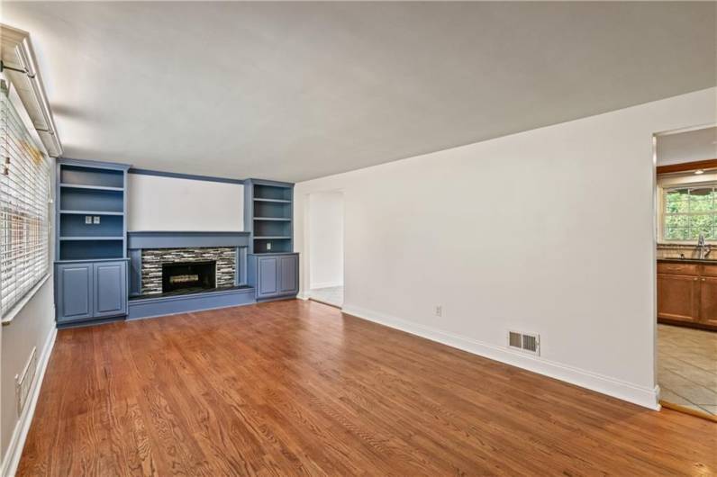 765 Brafferton Dr, Pittsburgh, PA 15228, 4 Bedrooms Bedrooms, 8 Rooms Rooms,2.1 BathroomsBathrooms,Residential,For Sale,Brafferton Dr,1706373