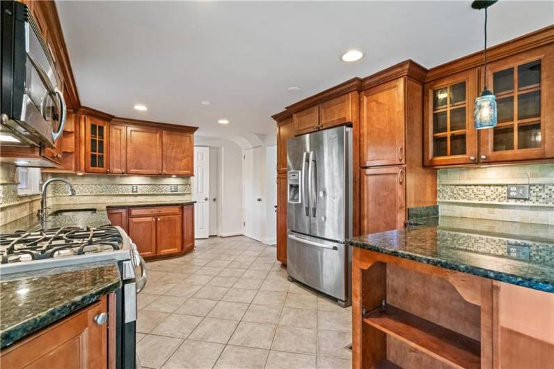 765 Brafferton Dr, Pittsburgh, PA 15228, 4 Bedrooms Bedrooms, 8 Rooms Rooms,2.1 BathroomsBathrooms,Residential,For Sale,Brafferton Dr,1706373