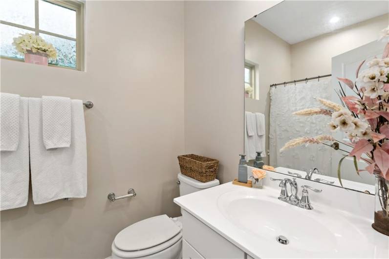 4002 Saint Andrews Ct, Jeannette, PA 15644, 3 Bedrooms Bedrooms, 8 Rooms Rooms,2.1 BathroomsBathrooms,Residential,For Sale,Saint Andrews Ct,0,1706390
