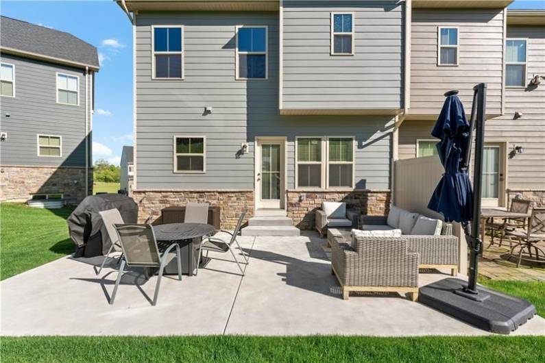 4002 Saint Andrews Ct, Jeannette, PA 15644, 3 Bedrooms Bedrooms, 8 Rooms Rooms,2.1 BathroomsBathrooms,Residential,For Sale,Saint Andrews Ct,0,1706390