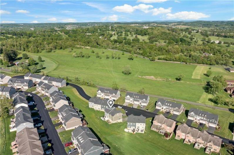4002 Saint Andrews Ct, Jeannette, PA 15644, 3 Bedrooms Bedrooms, 8 Rooms Rooms,2.1 BathroomsBathrooms,Residential,For Sale,Saint Andrews Ct,0,1706390