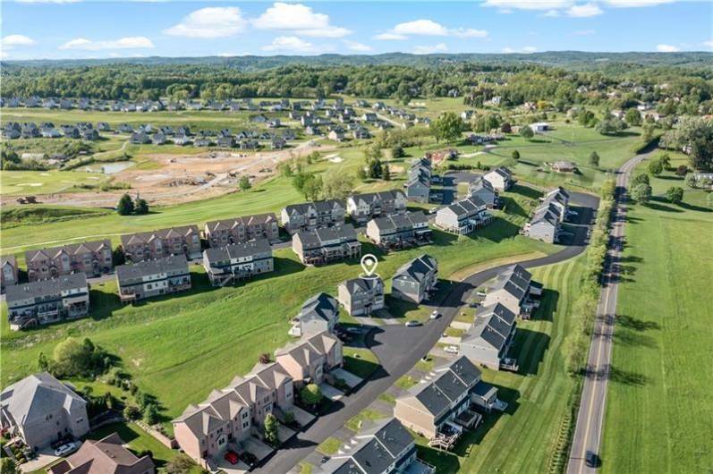 4002 Saint Andrews Ct, Jeannette, PA 15644, 3 Bedrooms Bedrooms, 8 Rooms Rooms,2.1 BathroomsBathrooms,Residential,For Sale,Saint Andrews Ct,0,1706390