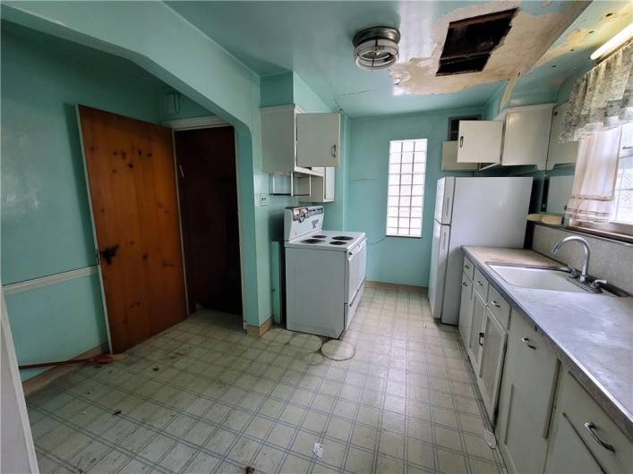 5510 Pocusset St, Pittsburgh, PA 15217, 3 Bedrooms Bedrooms, 6 Rooms Rooms,1 BathroomBathrooms,Residential,For Sale,Pocusset St,0,1706424