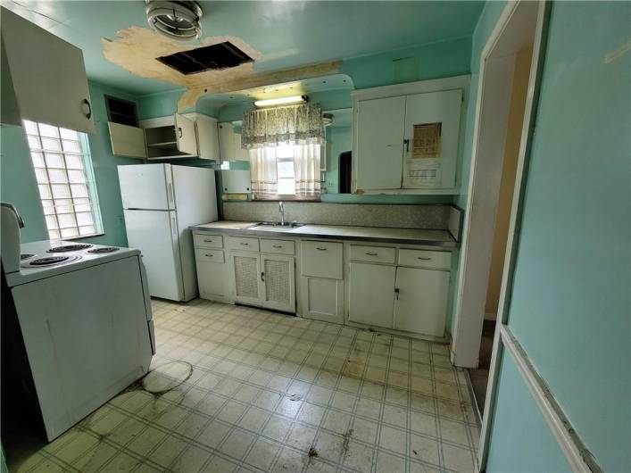 5510 Pocusset St, Pittsburgh, PA 15217, 3 Bedrooms Bedrooms, 6 Rooms Rooms,1 BathroomBathrooms,Residential,For Sale,Pocusset St,0,1706424