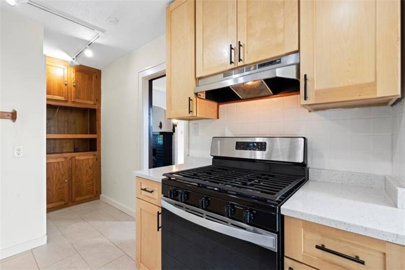 22 Beltzhoover Ave, Pittsburgh, PA 15210, 4 Bedrooms Bedrooms, ,1.1 BathroomsBathrooms,Residential,For Sale,Beltzhoover Ave,0,1706445