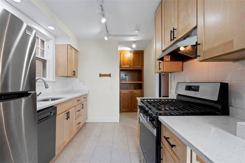 22 Beltzhoover Ave, Pittsburgh, PA 15210, 4 Bedrooms Bedrooms, ,1.1 BathroomsBathrooms,Residential,For Sale,Beltzhoover Ave,0,1706445
