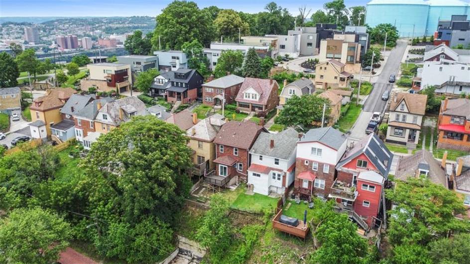 22 Beltzhoover Ave, Pittsburgh, PA 15210, 4 Bedrooms Bedrooms, ,1.1 BathroomsBathrooms,Residential,For Sale,Beltzhoover Ave,0,1706445
