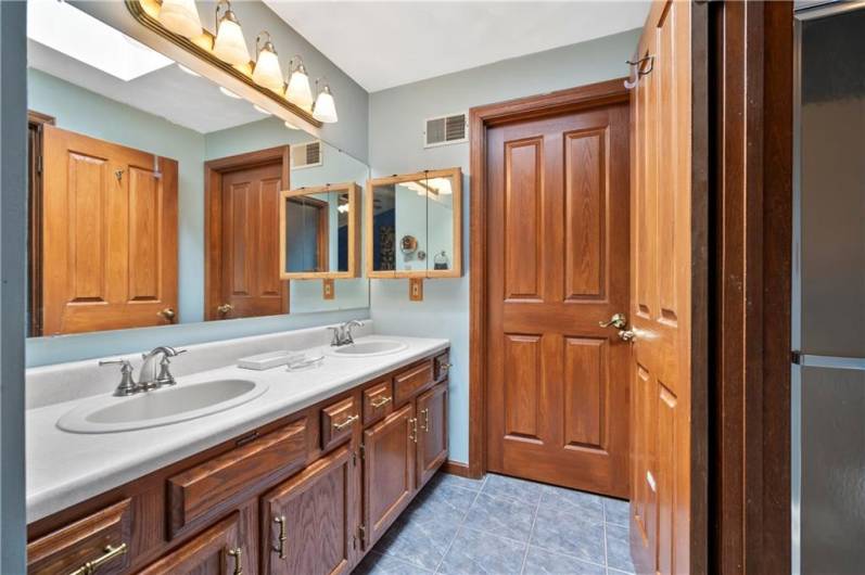 2507 Sarah Ct, Murrysville, PA 15668, 4 Bedrooms Bedrooms, 12 Rooms Rooms,2.2 BathroomsBathrooms,Residential,For Sale,Sarah Ct,1706448
