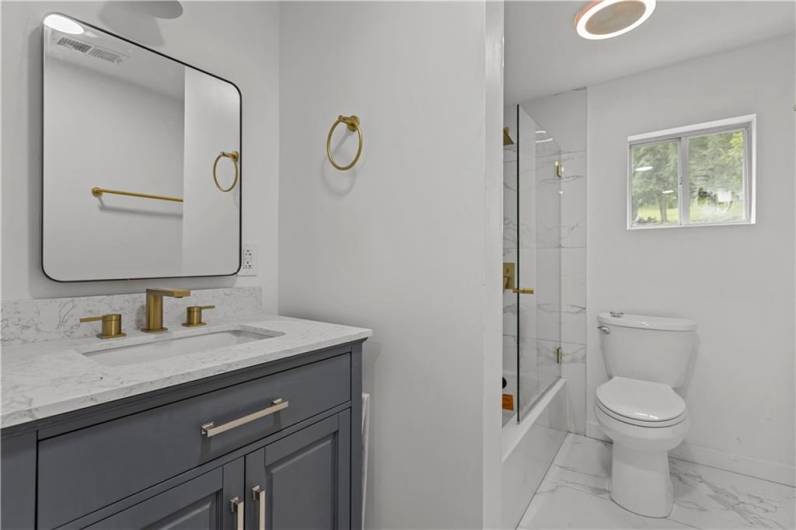 Full Bathroom No2 Main Floor