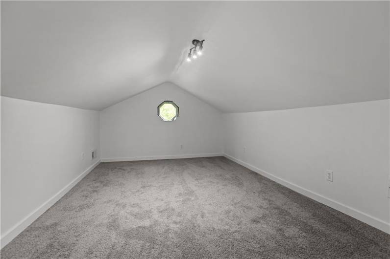 2513 Grove Rd, South Park, PA 15129, 5 Bedrooms Bedrooms, ,2 BathroomsBathrooms,Residential,For Sale,Grove Rd,1706462